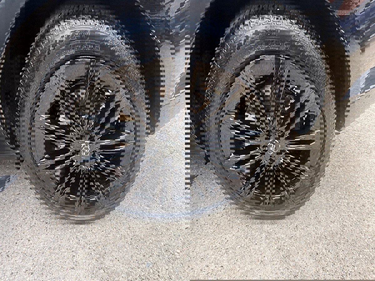 Used 2025 Land Rover Range Rover Long Wheelbase SE image 11