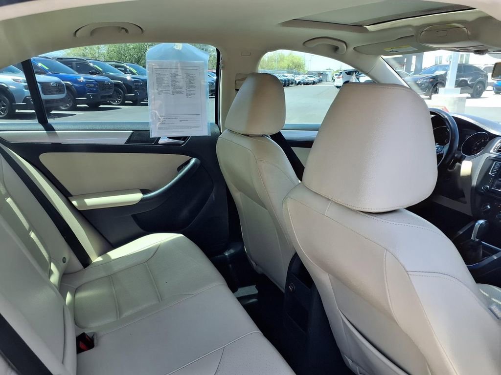 Used 2017 Volkswagen Jetta SE FWD image 20