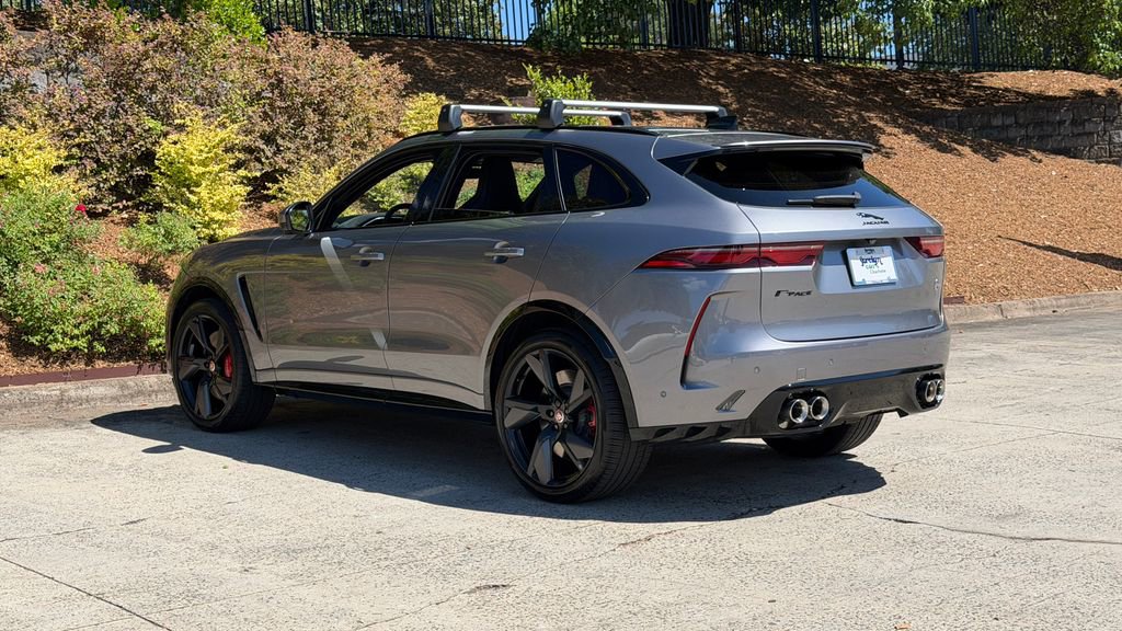 Used 2023 Jaguar F-PACE SVR AWD/4WD image 5