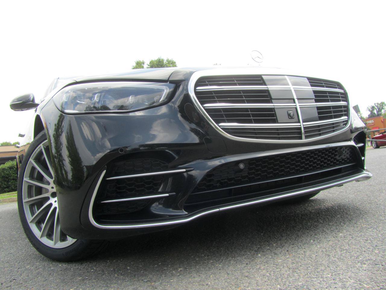 Used 2022 Mercedes-Benz S 580 4MATIC Sedan w/ AMG Line Package image 1