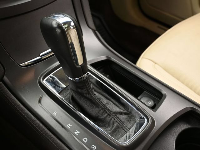 Used 2013 Lincoln MKS FWD image 23