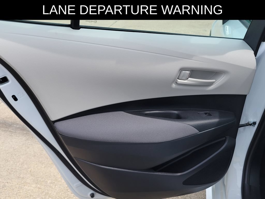 Used 2025 Toyota Corolla LE FWD image 13