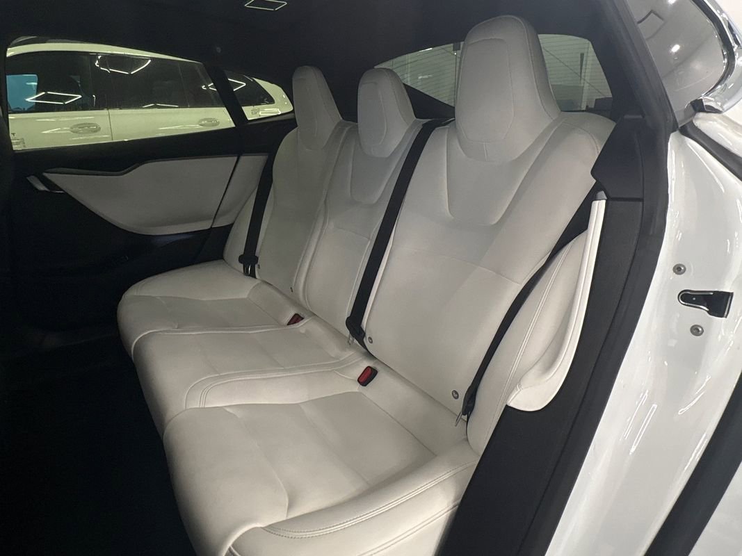 Used 2020 Tesla Model S Long Range Plus image 23