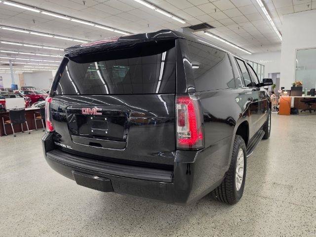 Used 2015 GMC Yukon XL SLT w/ Open Road Package AWD/4WD image 4
