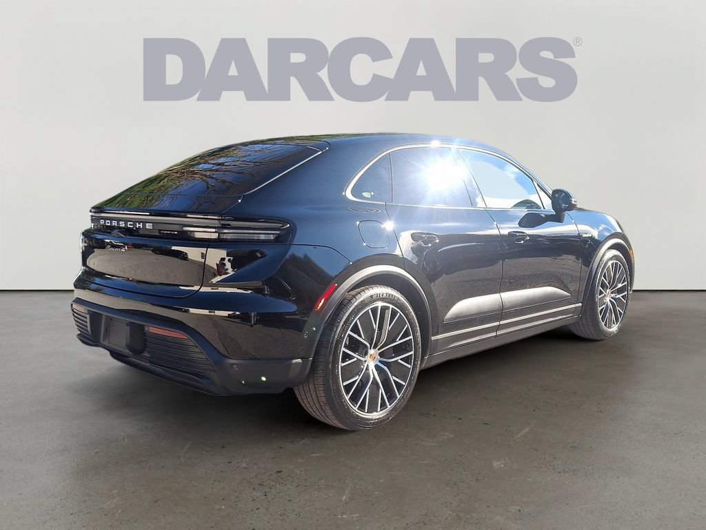 Used 2024 Porsche Macan 4 Electric AWD/4WD image 7