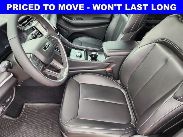 Used 2025 Jeep Grand Cherokee Limited AWD/4WD image 4