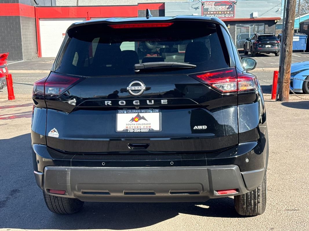 Used 2025 Nissan Rogue SV image 6