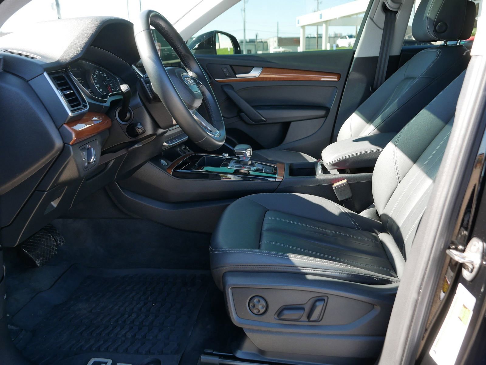 Used 2021 Audi Q5 2.0T Premium w/ Convenience Package AWD/4WD image 15