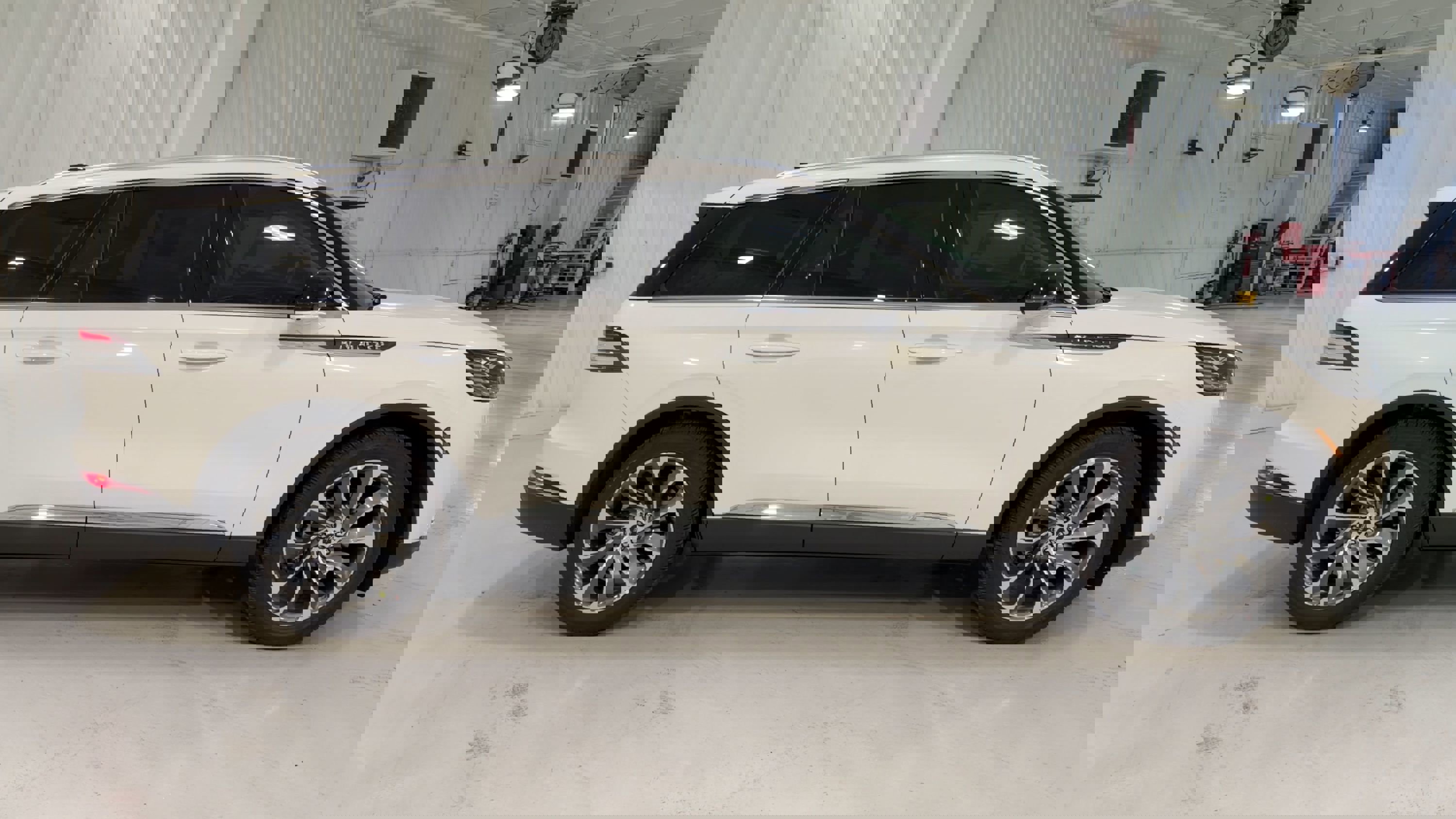 New 2026 Lincoln Aviator 2WD image 2