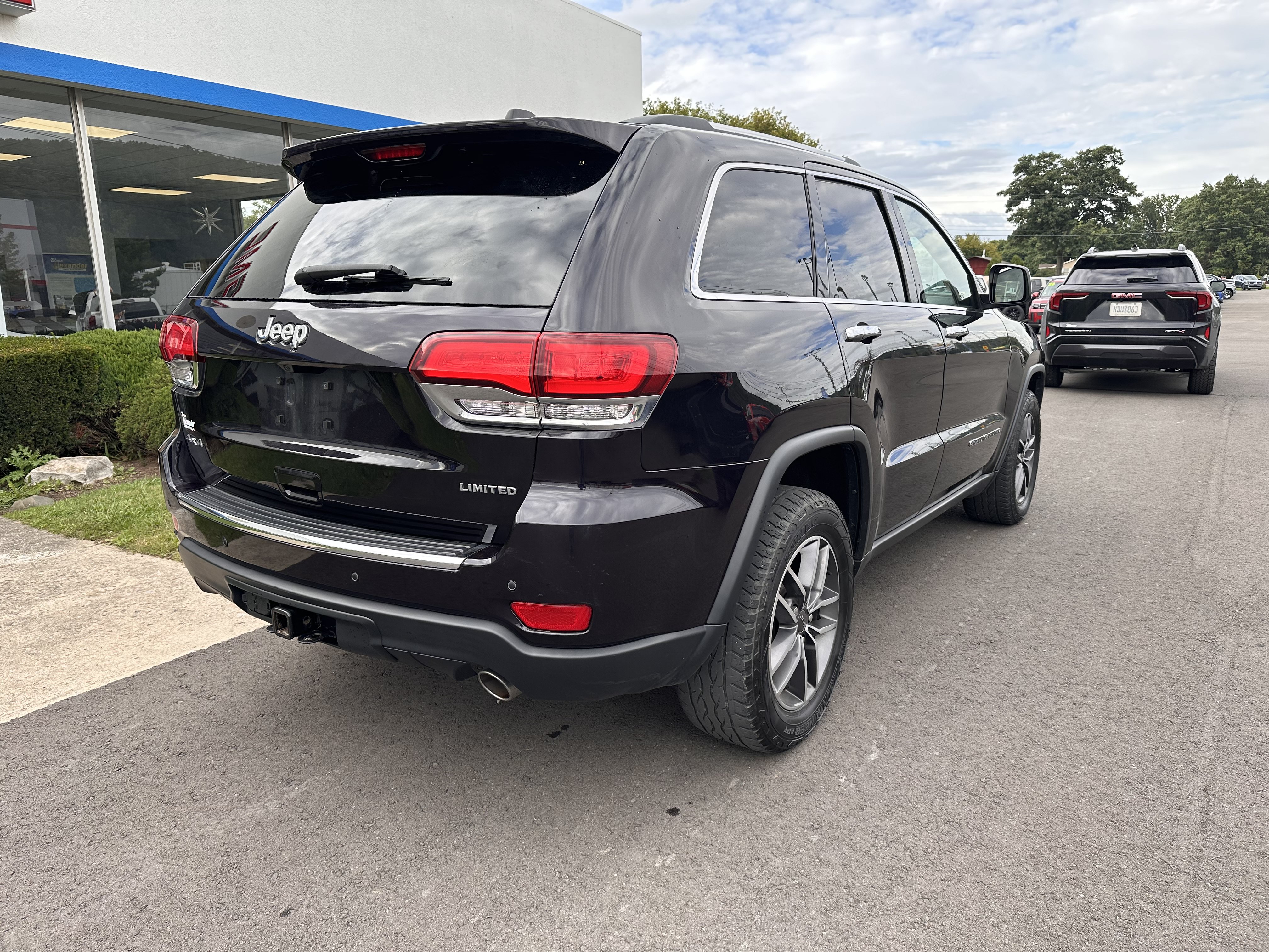 Used 2020 Jeep Grand Cherokee Limited w/ Premium Lighting Group AWD/4WD image 3