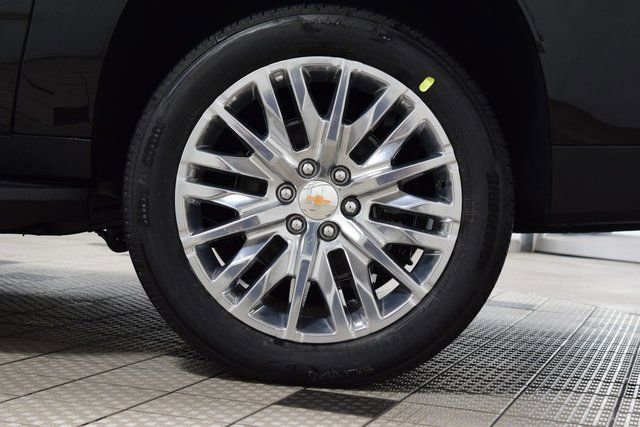 New 2026 Chevrolet Suburban Premier image 29