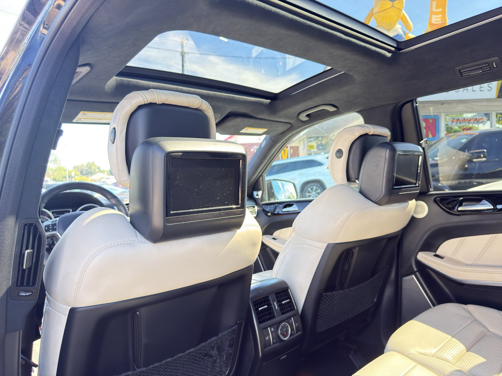 Used 2014 Mercedes-Benz GL 63 AMG 4MATIC image 15