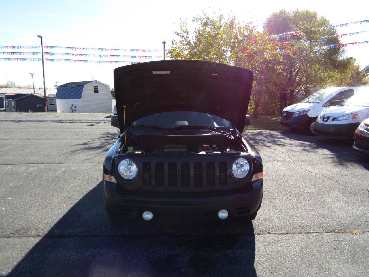 Used 2012 Jeep Patriot Latitude w/ Sun/Sound Group FWD image 28