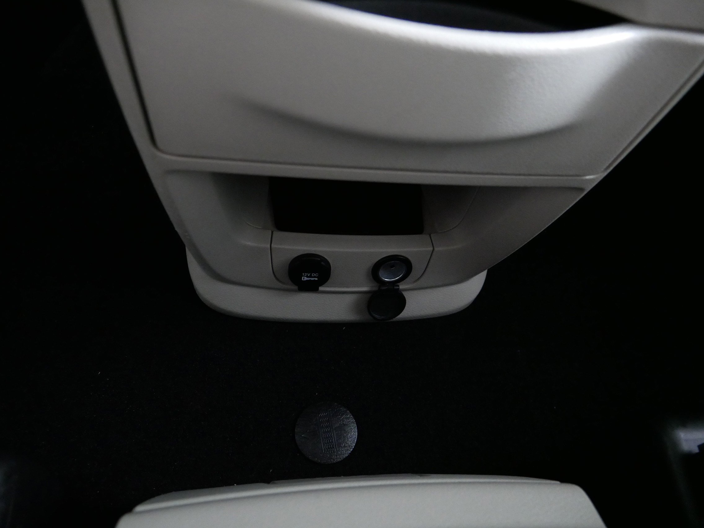 Used 2015 Chrysler Town & Country Touring w/ Driver Convenience Group FWD image 29