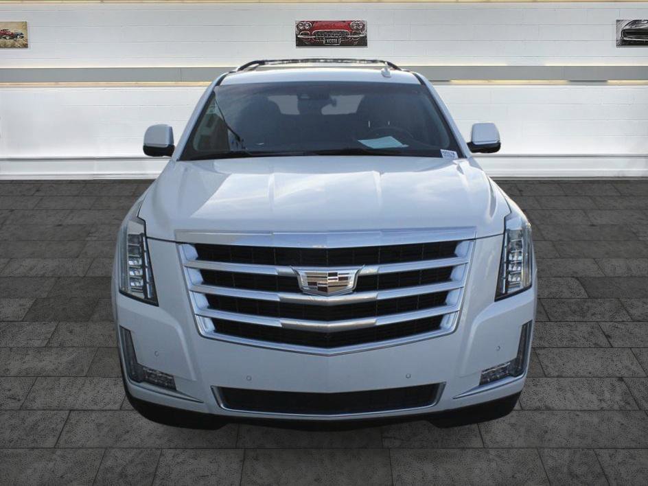 Used 2017 Cadillac Escalade Premium Luxury image 2