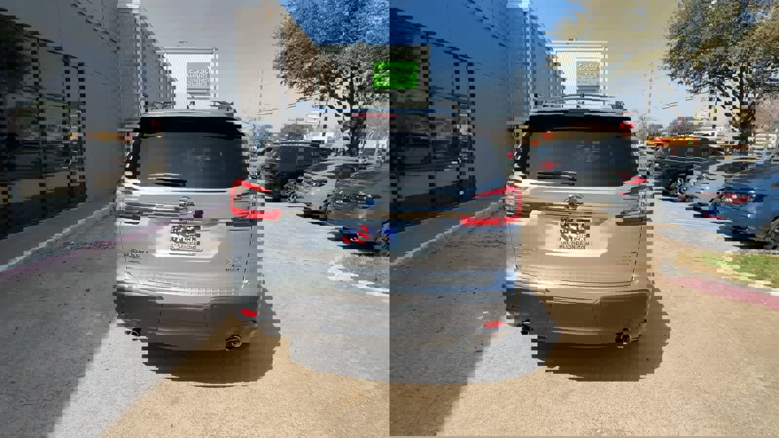 Used 2025 Subaru Ascent Touring w/ Popular Package #2 image 7