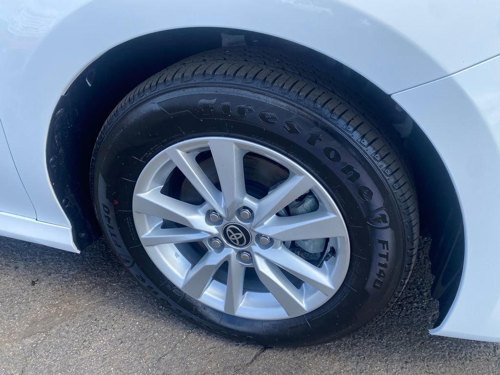 Used 2025 Toyota Camry LE FWD image 30