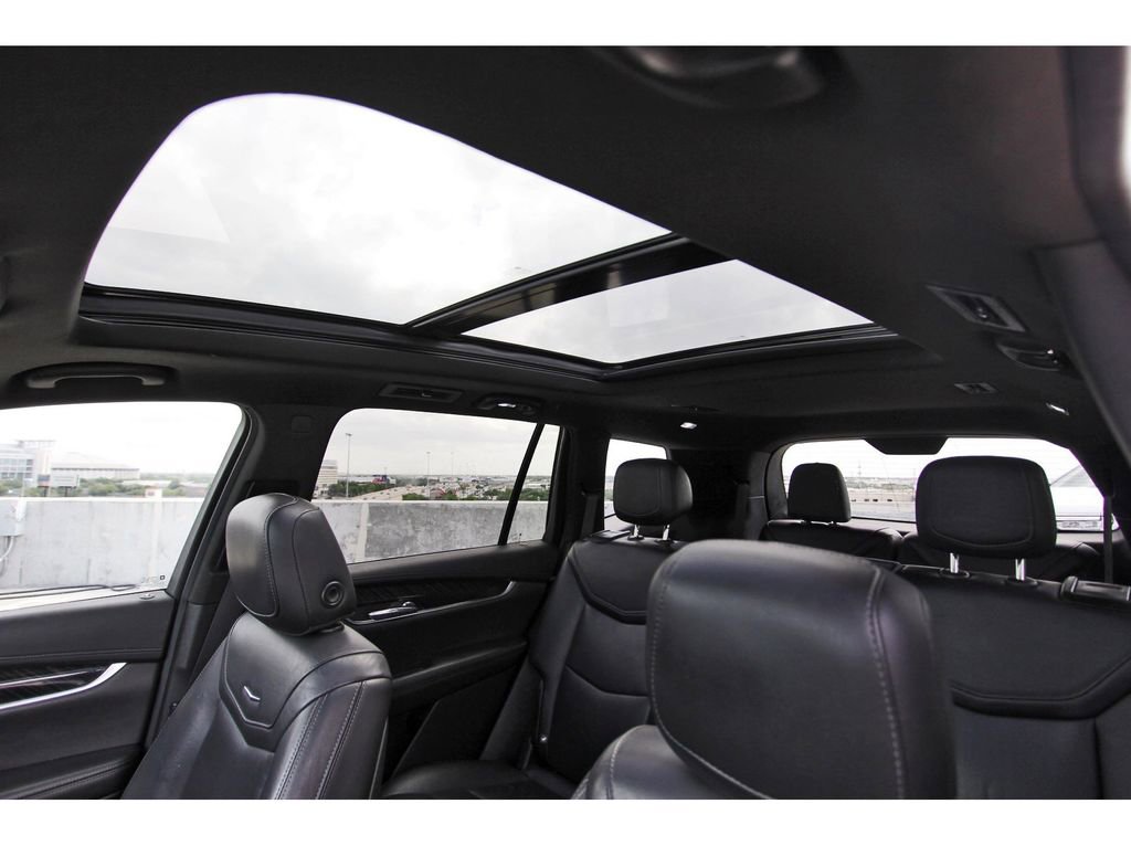 Used 2022 Cadillac XT6 Premium Luxury AWD/4WD image 29