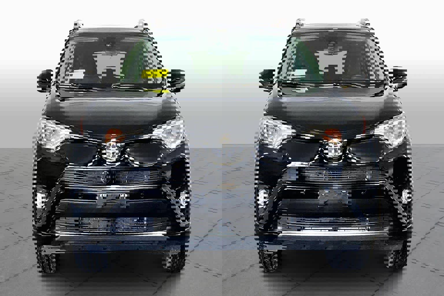 Used 2017 Toyota RAV4 XLE image 3