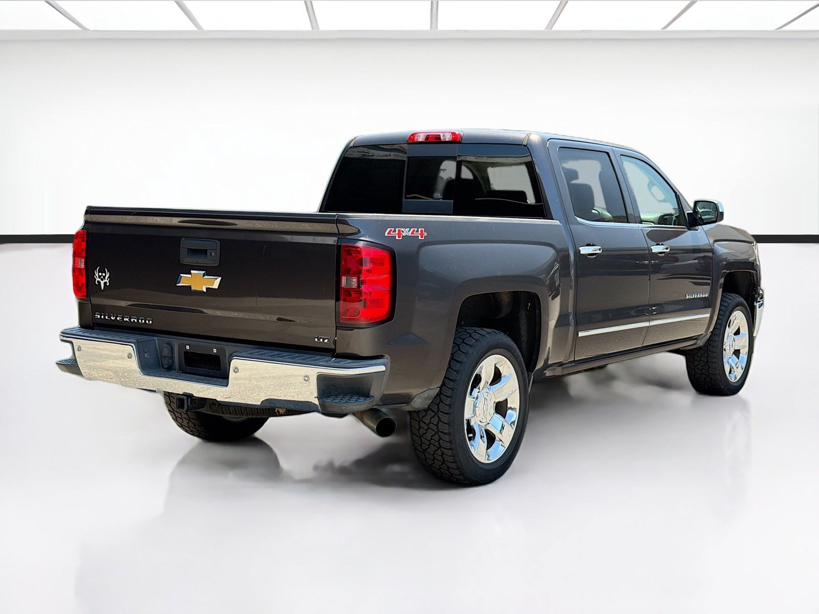 Used 2015 Chevrolet Silverado 1500 LTZ w/ Driver Alert Package AWD/4WD image 4