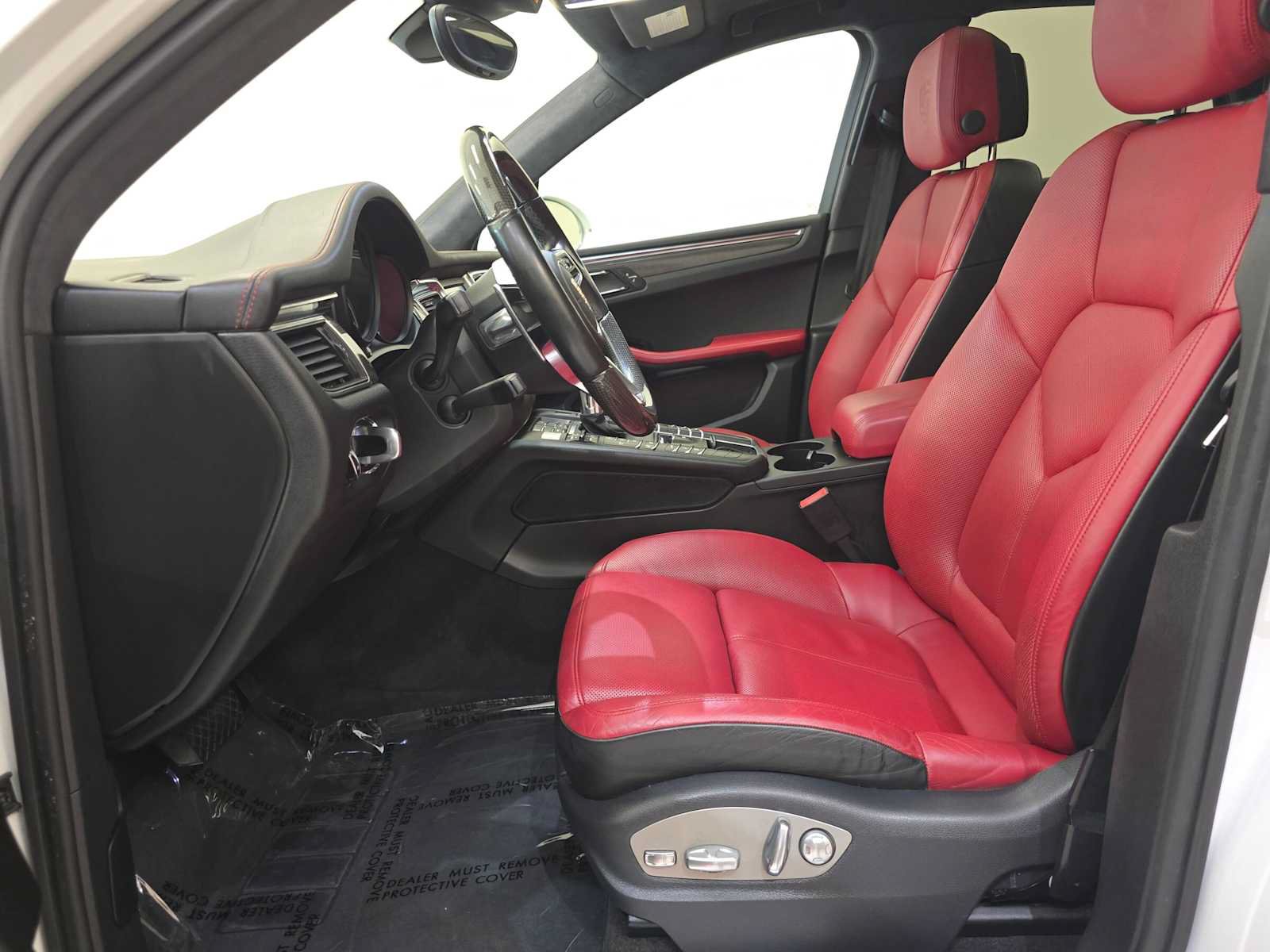 Used 2015 Porsche Macan Turbo AWD/4WD image 22