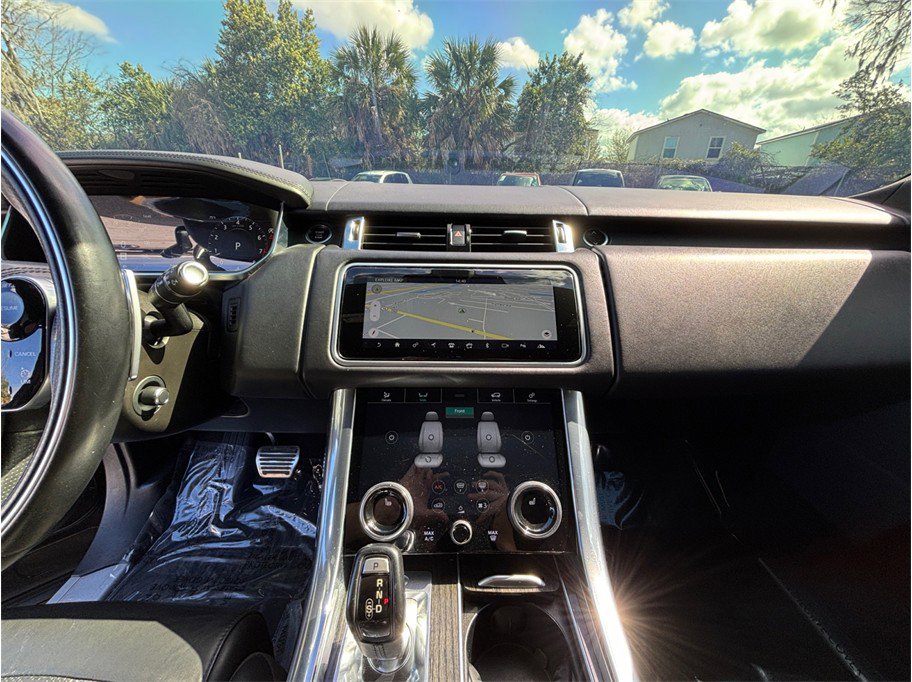 Used 2018 Land Rover Range Rover Sport HSE Dynamic image 11