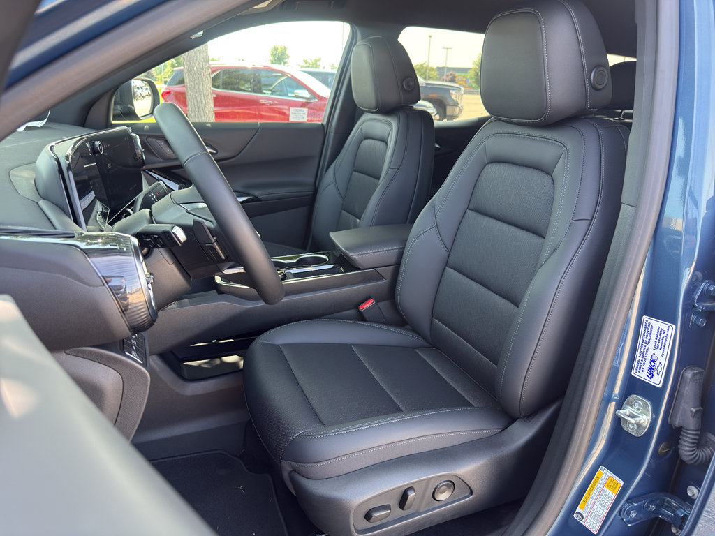 New 2026 Chevrolet Equinox LT w/ Convenience Package II AWD/4WD image 11