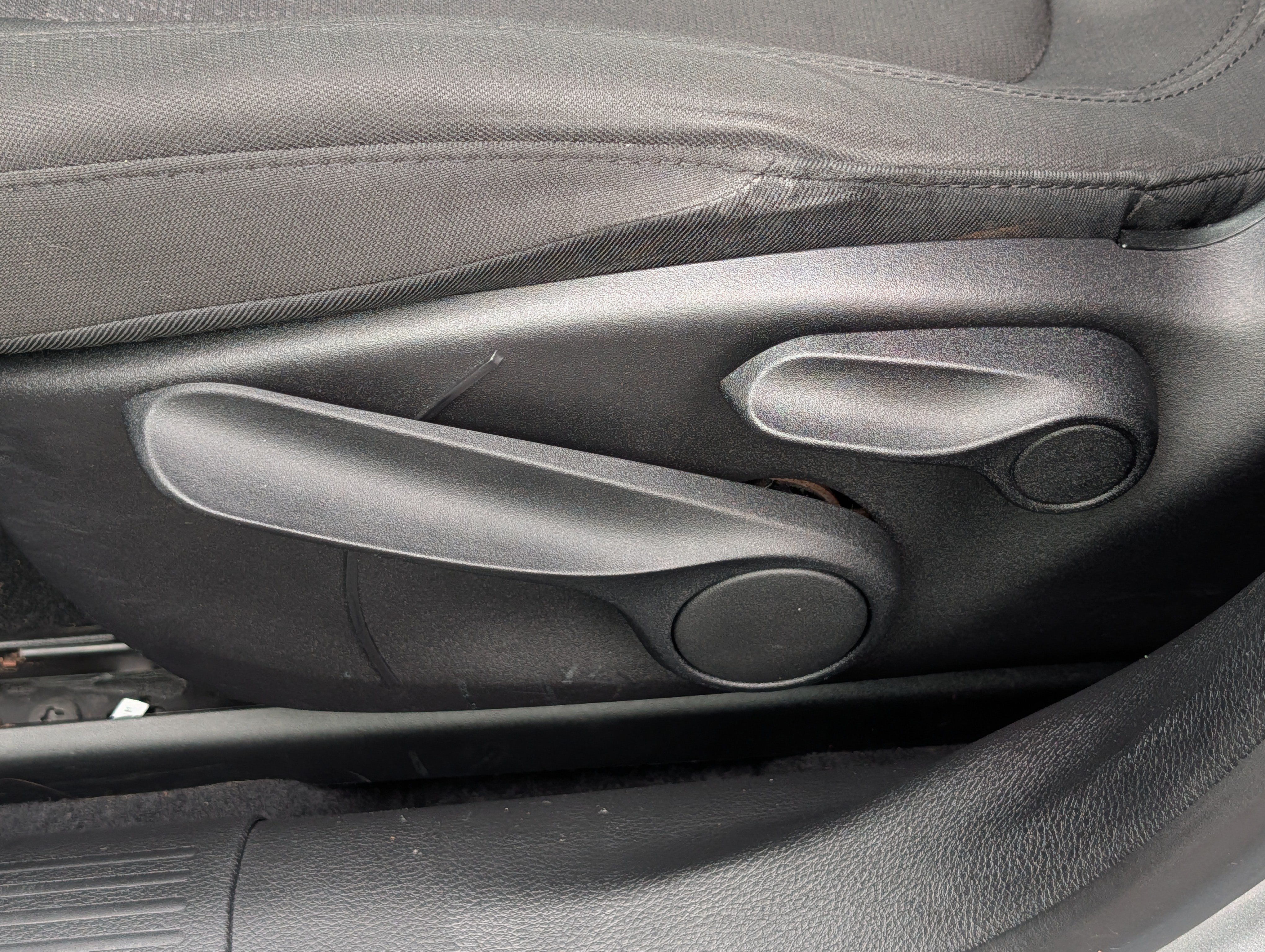 Used 2017 Chrysler 200 LX FWD image 20
