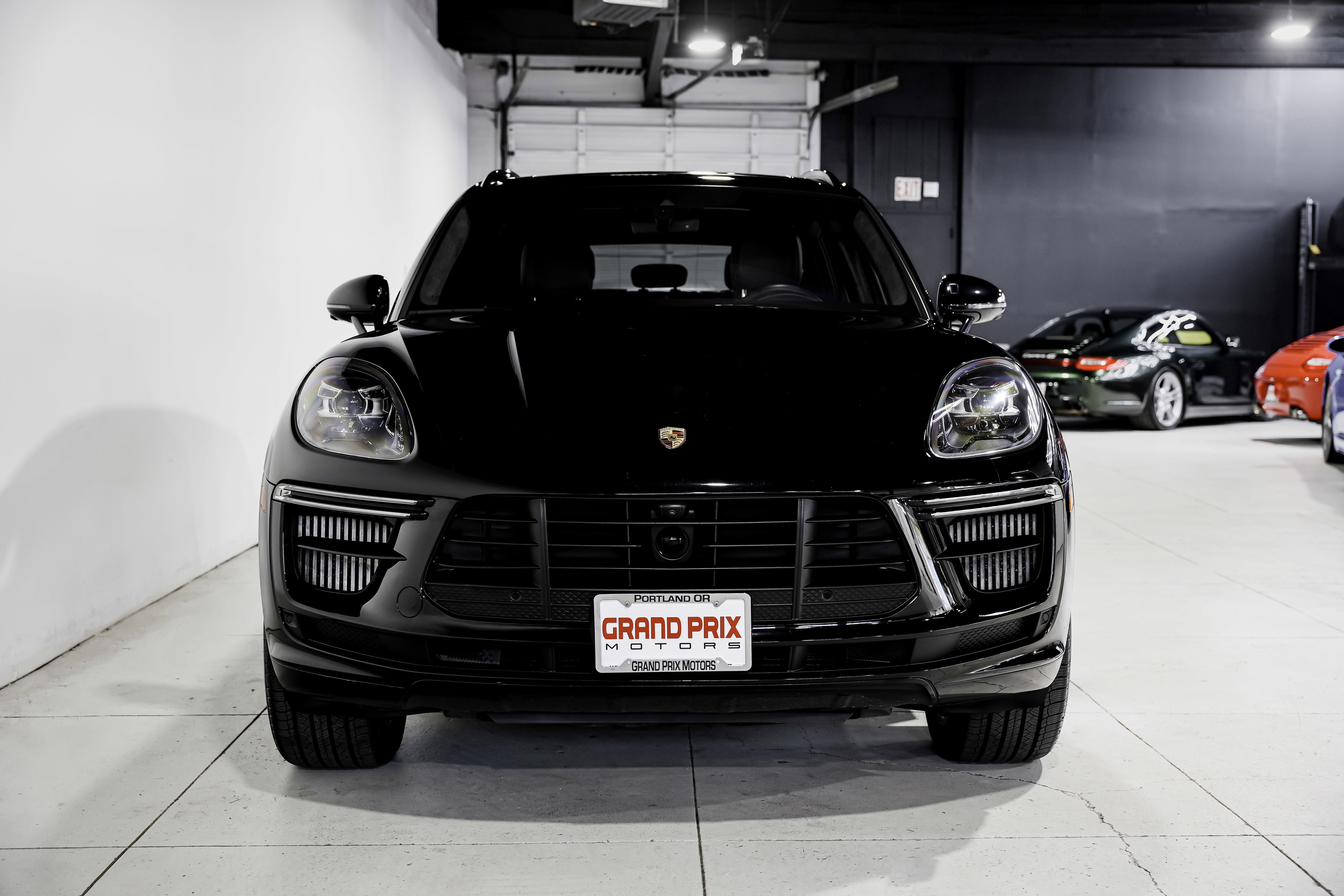 Used 2020 Porsche Macan Turbo image 5