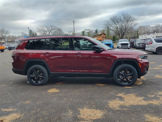 New 2025 Jeep Grand Cherokee L Laredo image 6