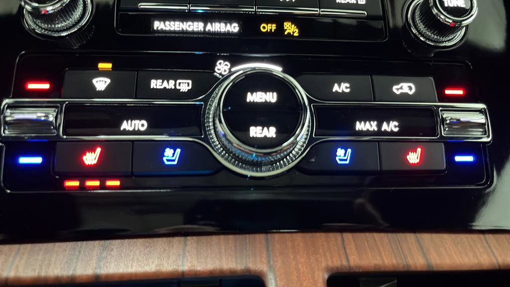 Used 2024 Lincoln Navigator Premiere AWD/4WD image 33