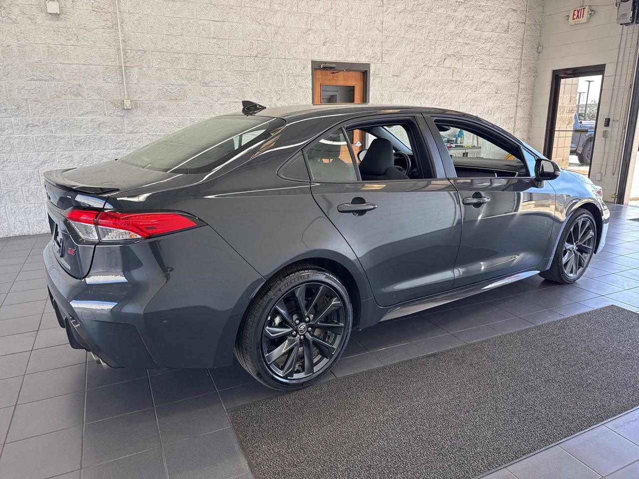 Used 2025 Toyota Corolla SE image 8