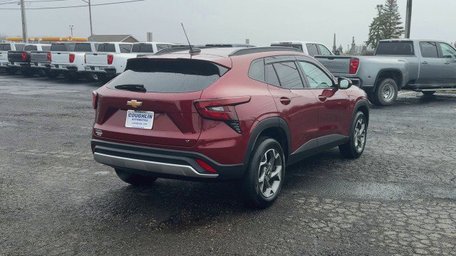 Certified 2025 Chevrolet Trax LT w/ Driver Confidence Package image 8