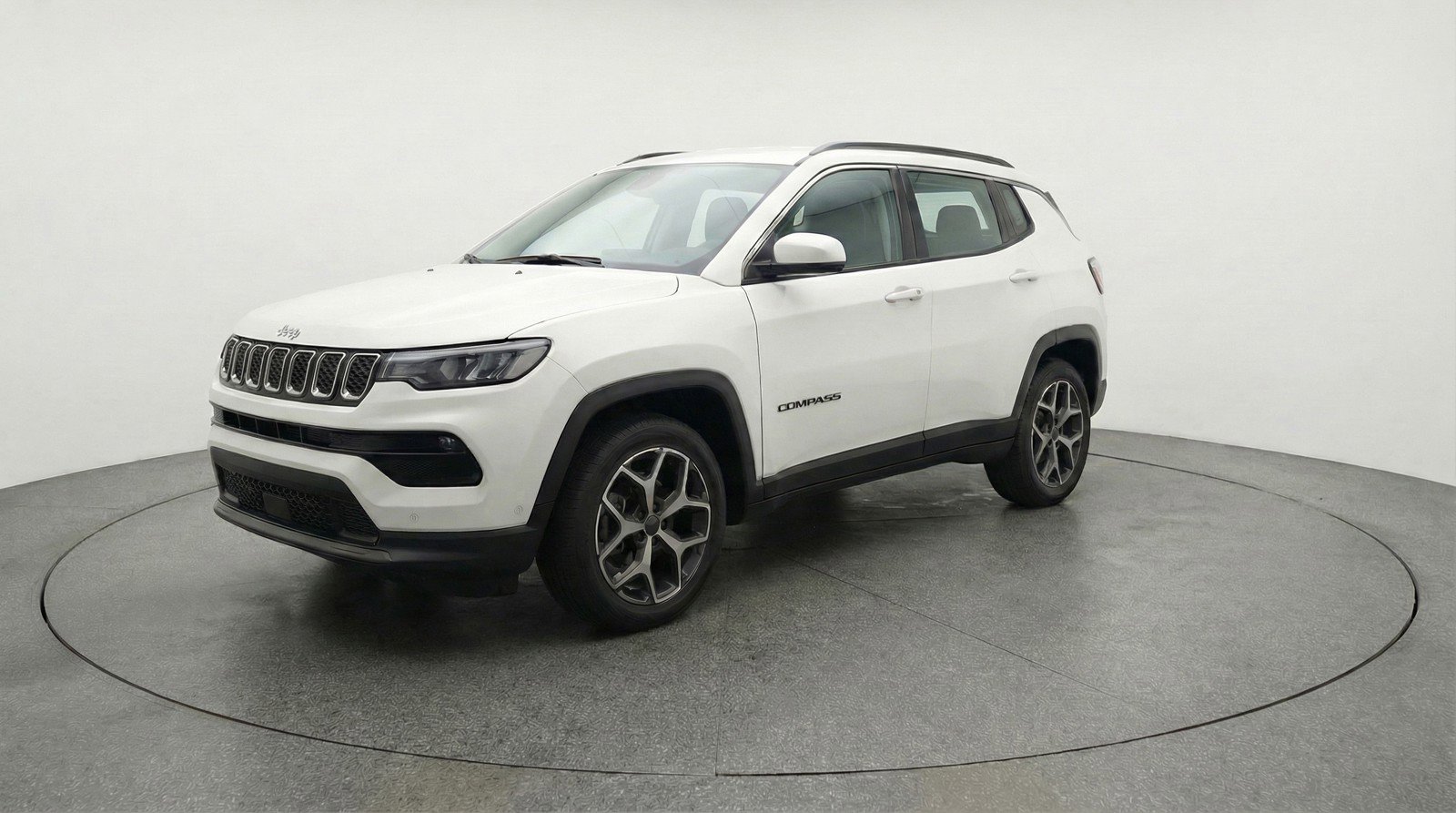Used 2025 Jeep Compass Limited image 3