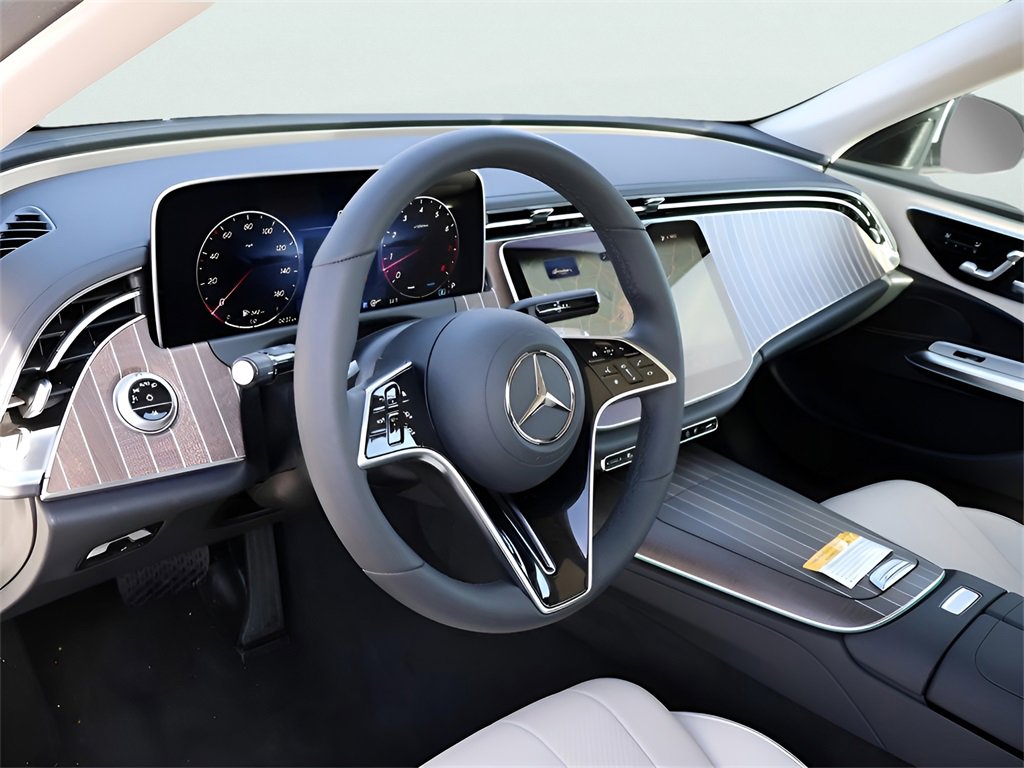 Used 2025 Mercedes-Benz E 350 4MATIC Sedan image 19