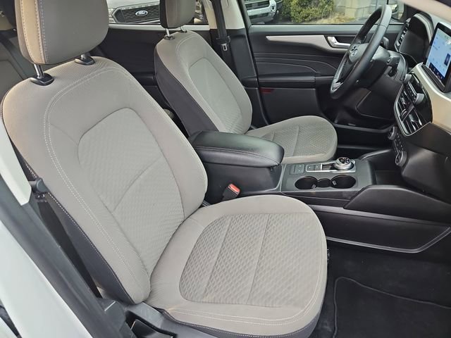 Used 2021 Ford Escape SE w/ SE Sport Appearance Package image 10