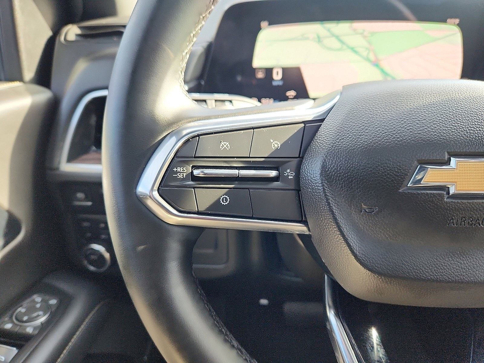 Used 2025 Chevrolet Suburban Premier image 25