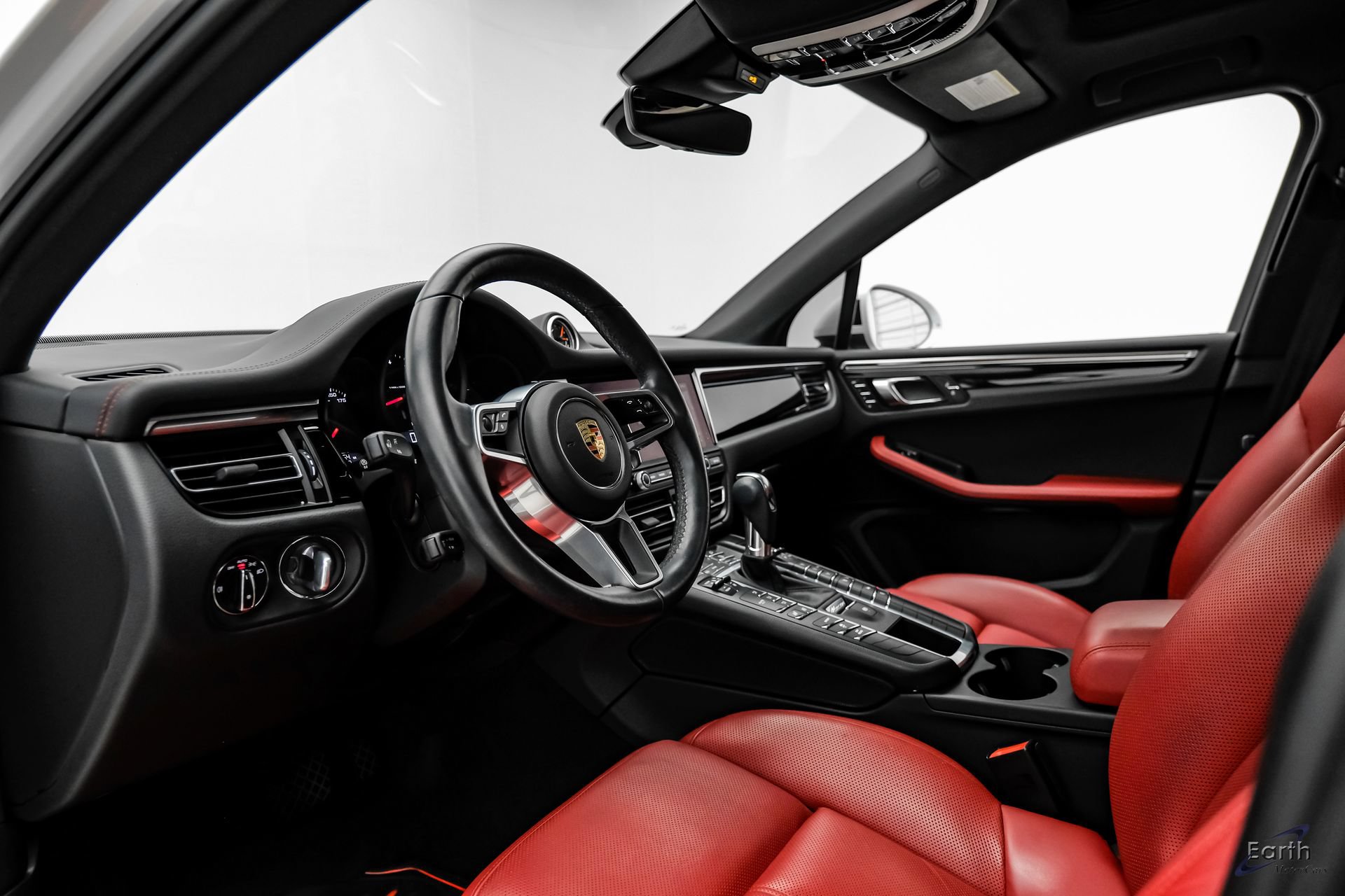 Used 2021 Porsche Macan AWD/4WD image 33