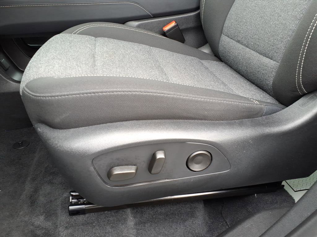 Used 2025 GMC Acadia Elevation image 7