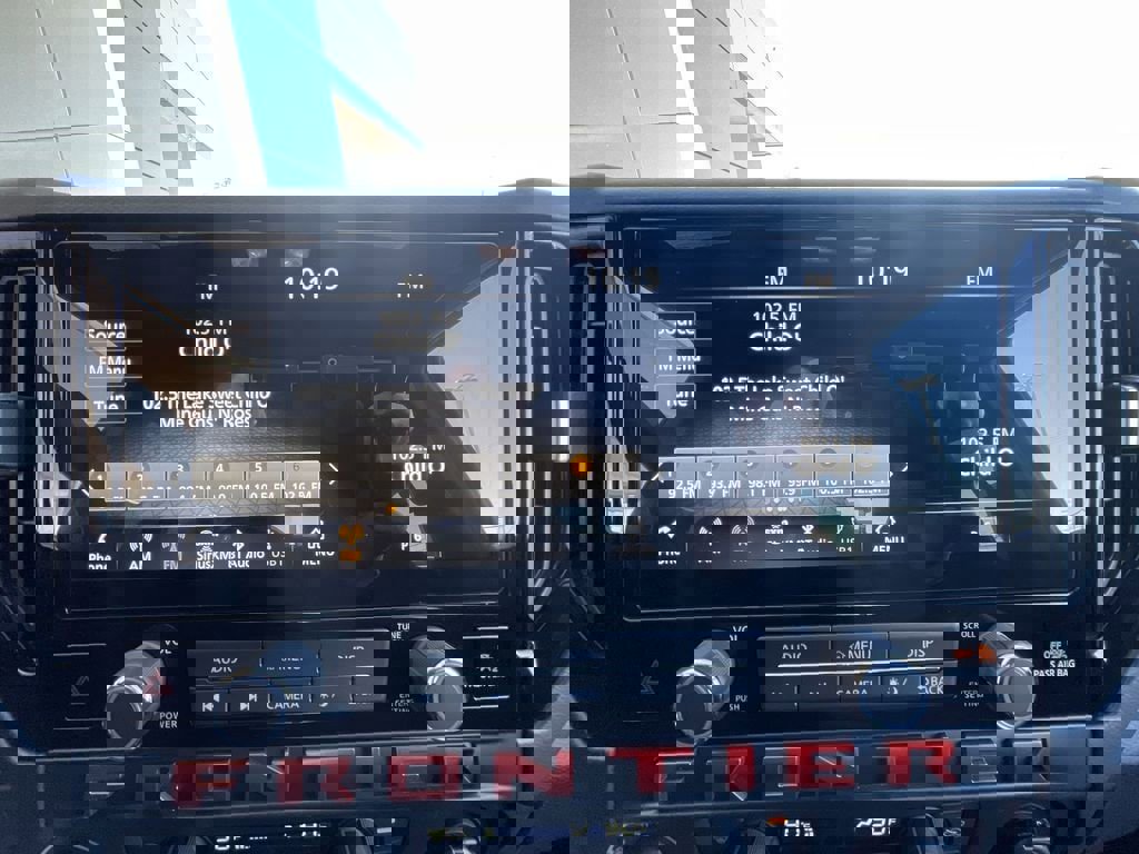 Used 2025 Nissan Frontier PRO-4X w/ Pro Convenience Package image 13