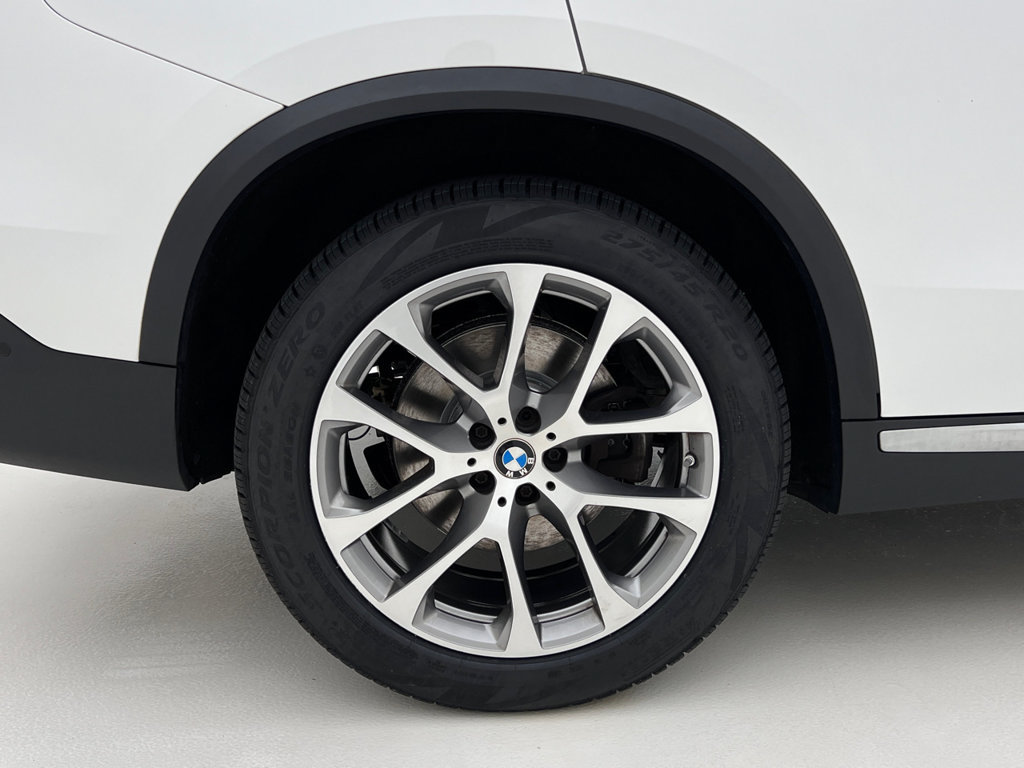 Certified 2024 BMW X5 xDrive40i w/ Parking Assistance Package AWD/4WD image 29