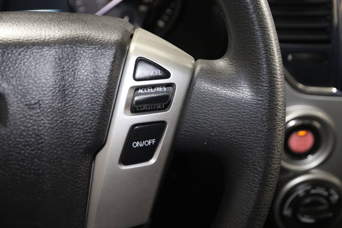 Used 2017 Nissan Titan SV AWD/4WD image 30
