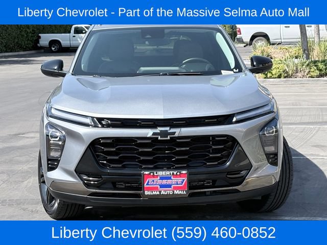 Used 2025 Chevrolet Trax ACTIV w/ Driver Confidence Package FWD image 3