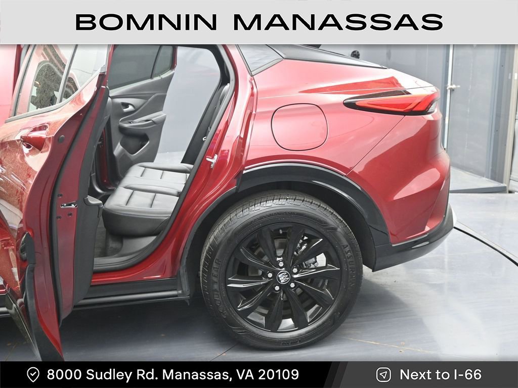 Used 2024 Buick Envista Sport Touring w/ Convenience I Package FWD image 12