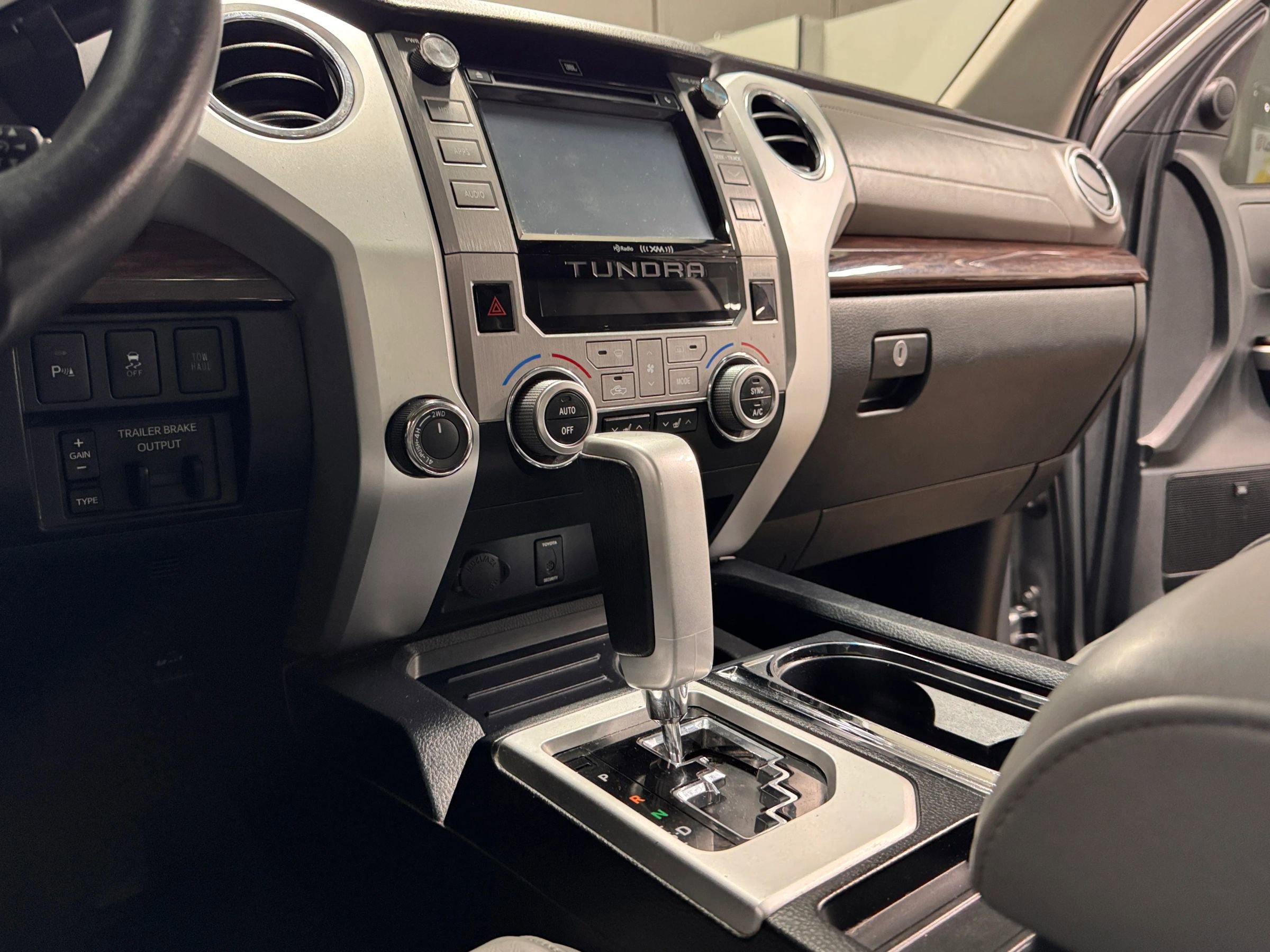 Used 2016 Toyota Tundra Limited image 22