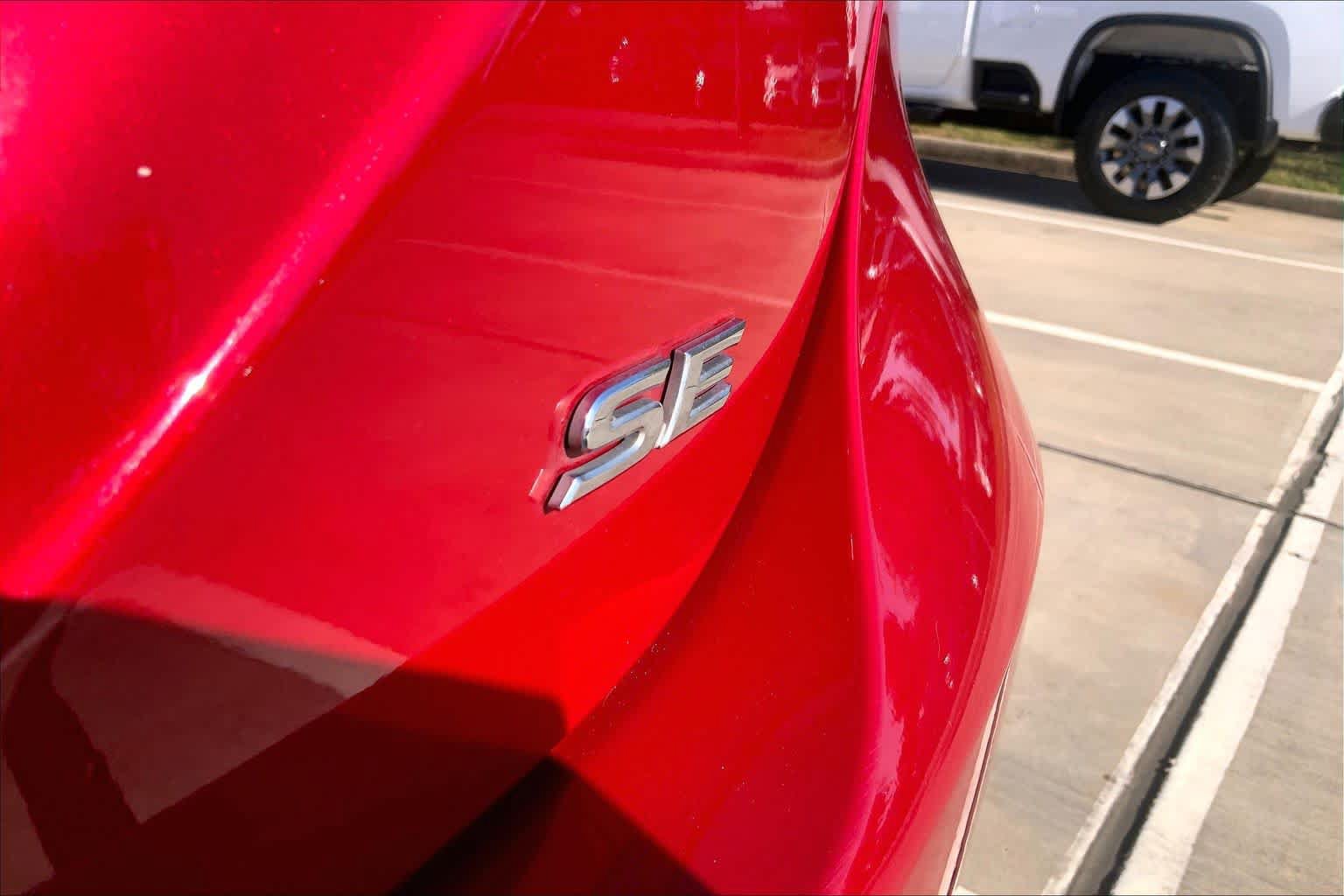 Used 2020 Toyota Camry SE FWD image 10