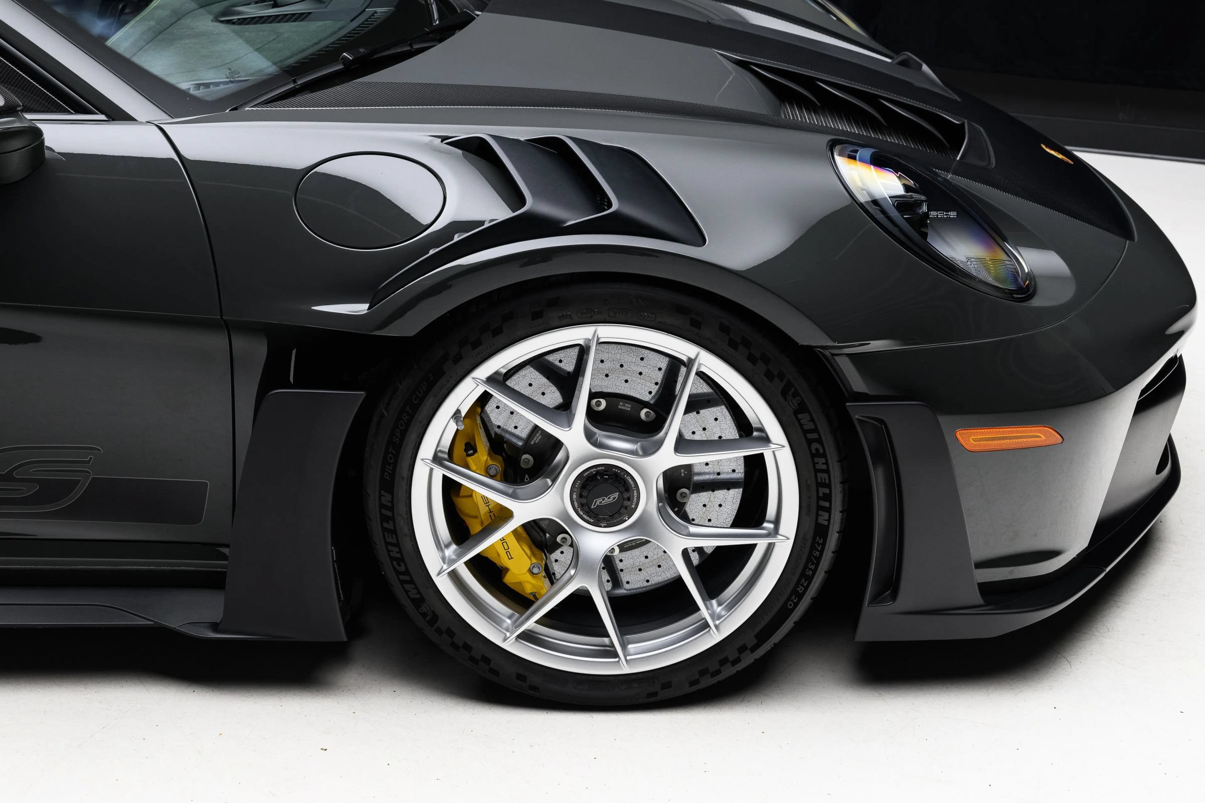 Used 2024 Porsche 911 GT3 RS RWD image 3