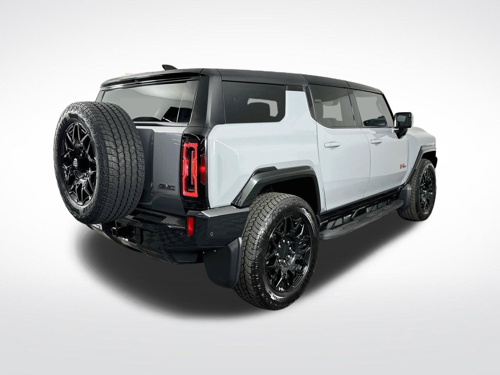 Used 2024 GMC Hummer EV 2X w/ LPO, Illumination Package AWD/4WD image 8
