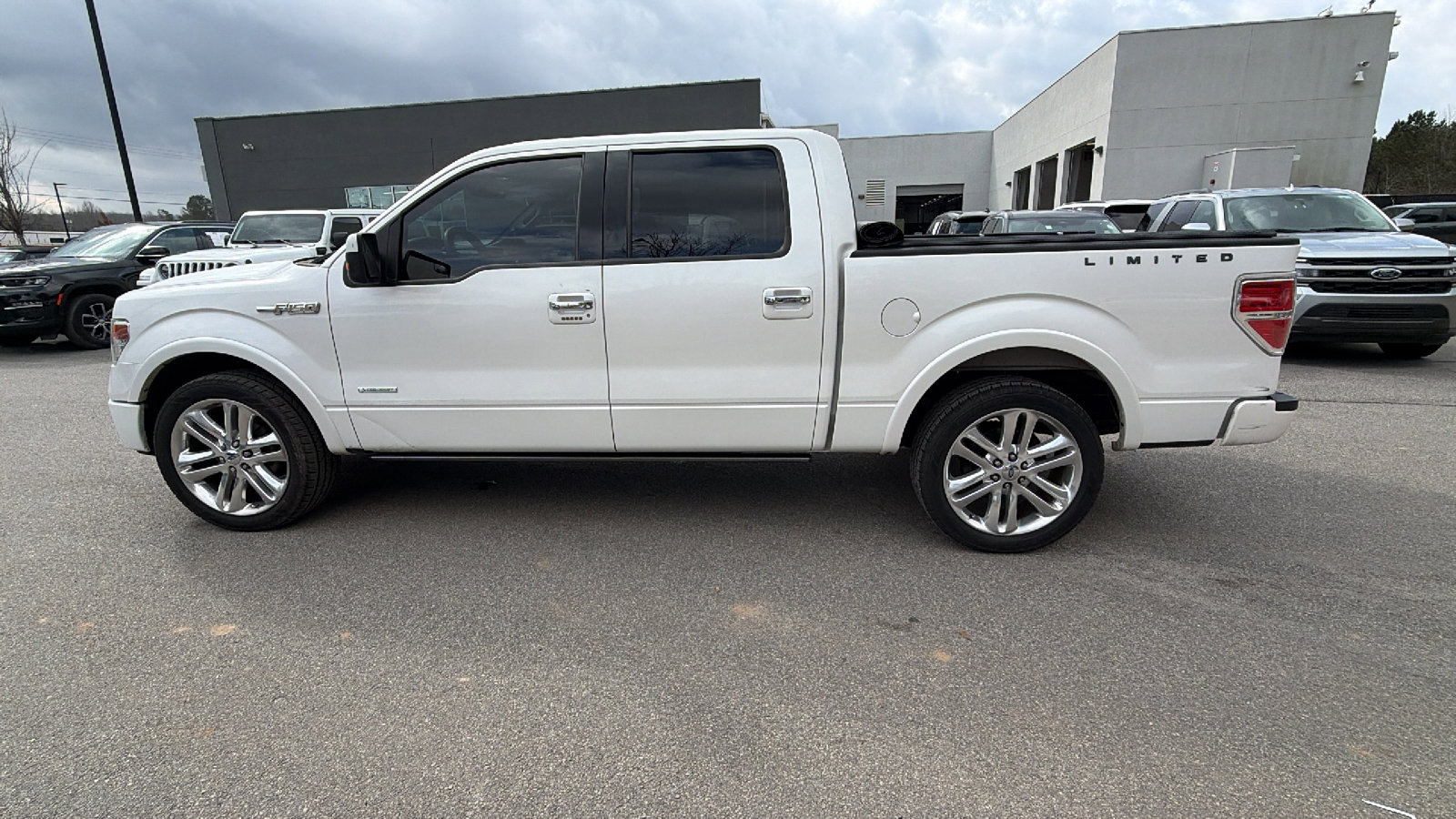 Used 2014 Ford F150 Limited image 11