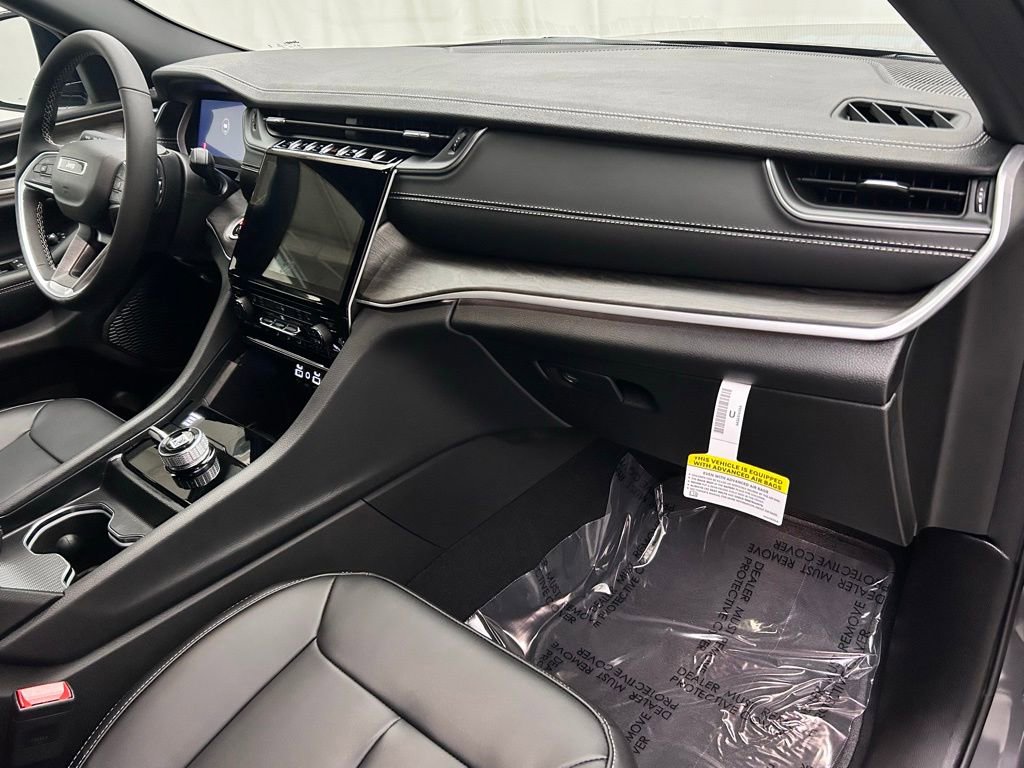 New 2025 Jeep Grand Cherokee Limited image 18